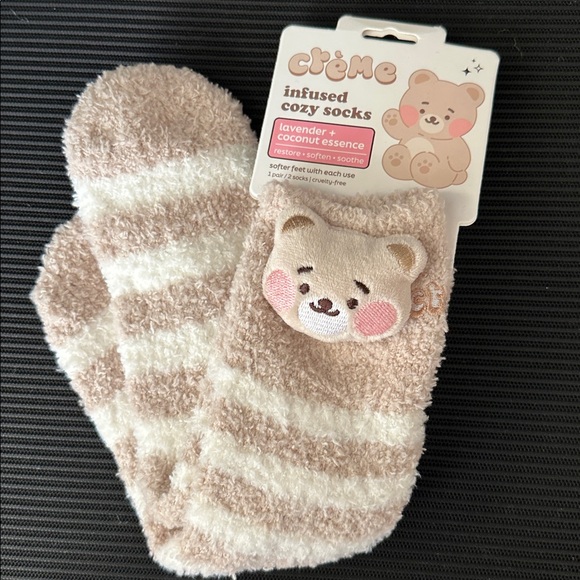 The Creme Shop NWT (R $32) Bundle - Picture 3 of 9